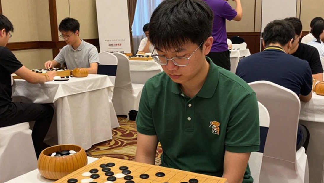 Eight Players Share the Lead at Samarkand Open After Round 4: The Blurred Line Between Sports News and Promotional Content Eight Players Share the Lead at Samarkand Open After Round 4: The Blurred Line Between Sports News and Promotional Content