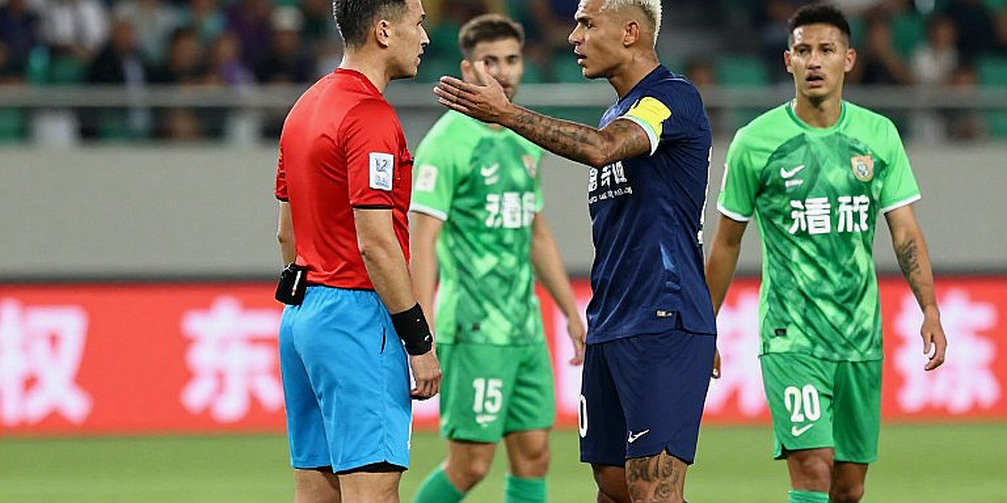 V.League giữa kỳ chuyển nhượng: khi cầu thủ chạy cánh truyền thống dần lặng tiếng