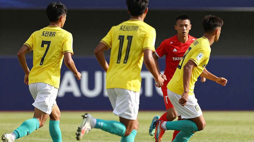Indonesia đọc luật nhanh hơn: Paes, Romeny và cuộc đua nhập tịch Đông Nam Á Indonesia đọc luật nhanh hơn: Paes, Romeny và cuộc đua nhập tịch Đông Nam Á