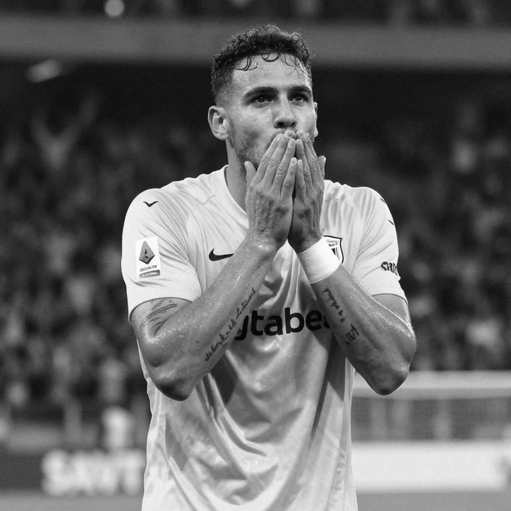 Salem Al-Dawsari và canh bạc thể lực trước Clasico: Ngôi đầu của Al-Hilal chỉ cách một bước chân Salem Al-Dawsari và canh bạc thể lực trước Clasico: Ngôi đầu của Al-Hilal chỉ cách một bước chân