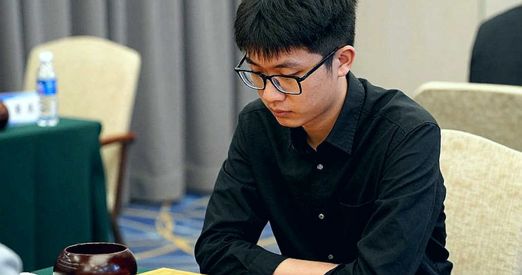 Elephant Gambit và gói 60 phút: bài toán chi phí học thuộc ở làng cờ