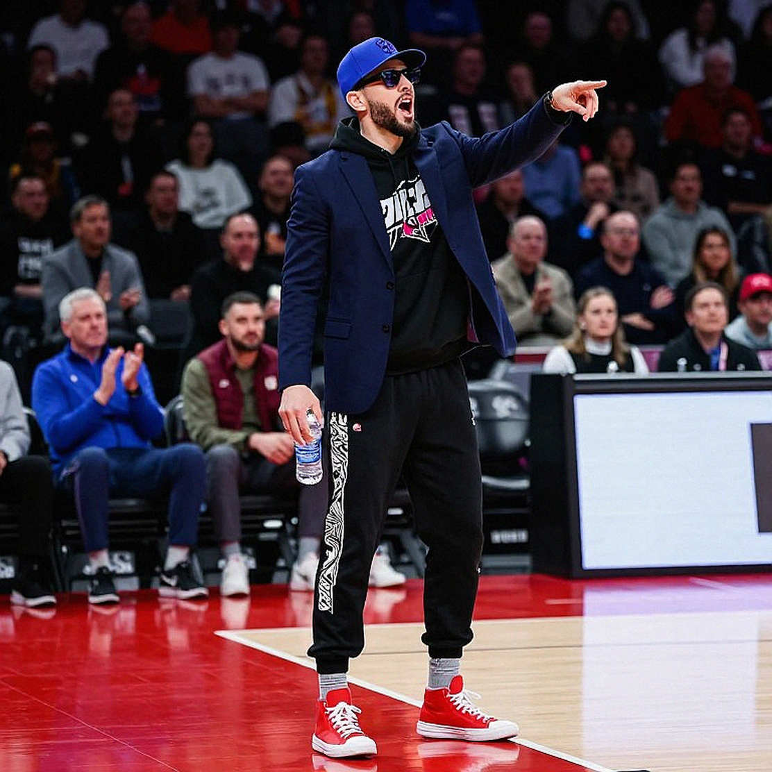 Cú ném ba đã thành cái bẫy: cái giá ẩn mà NBA trả cho cuộc cách mạng dữ liệu