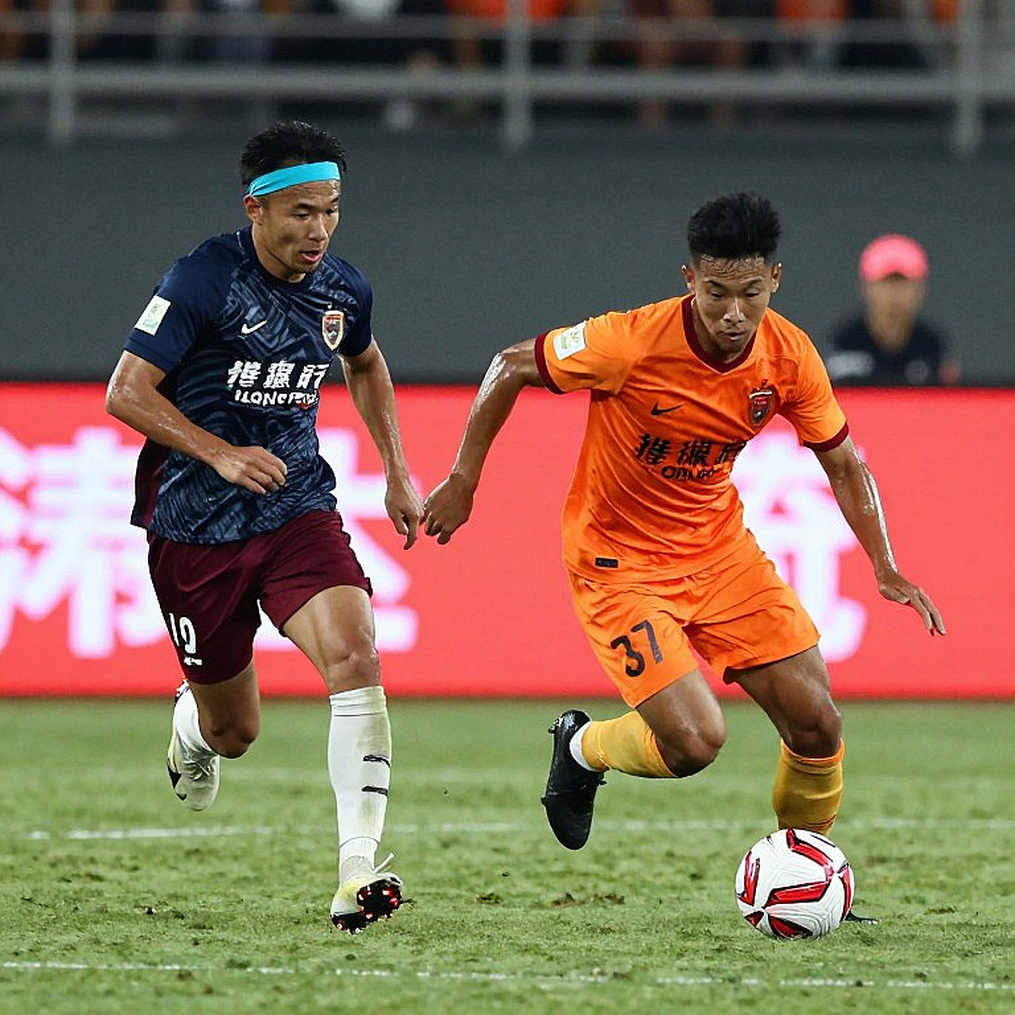Kỳ chuyển nhượng V.League: Hợp đồng và quỹ lương mới là câu chuyện thật