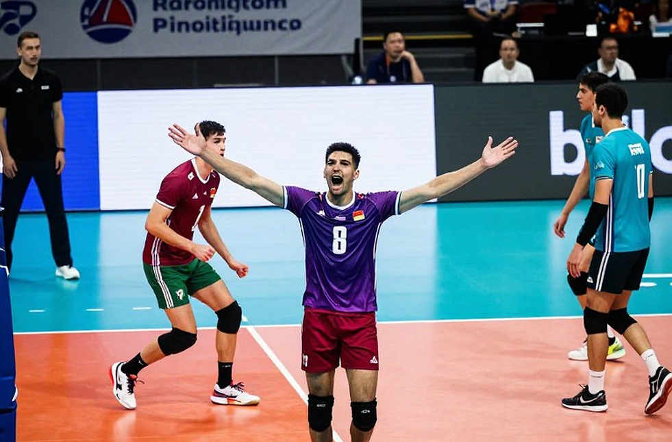 Sáu cú giao bóng không đối trọng: Thổ Nhĩ Kỳ khóa Serbia trong ba set và mở cửa Olympic 2028