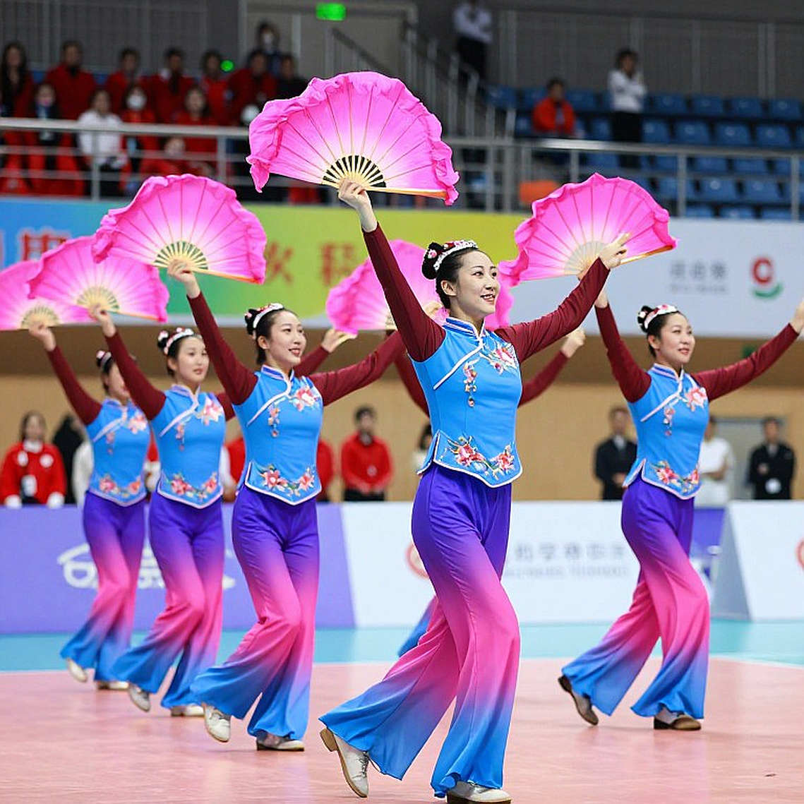 Binh chủng Thông tin vào chung kết: tỷ số 3-0 và khoảng trống dữ liệu của VTV Bình Điền Long An