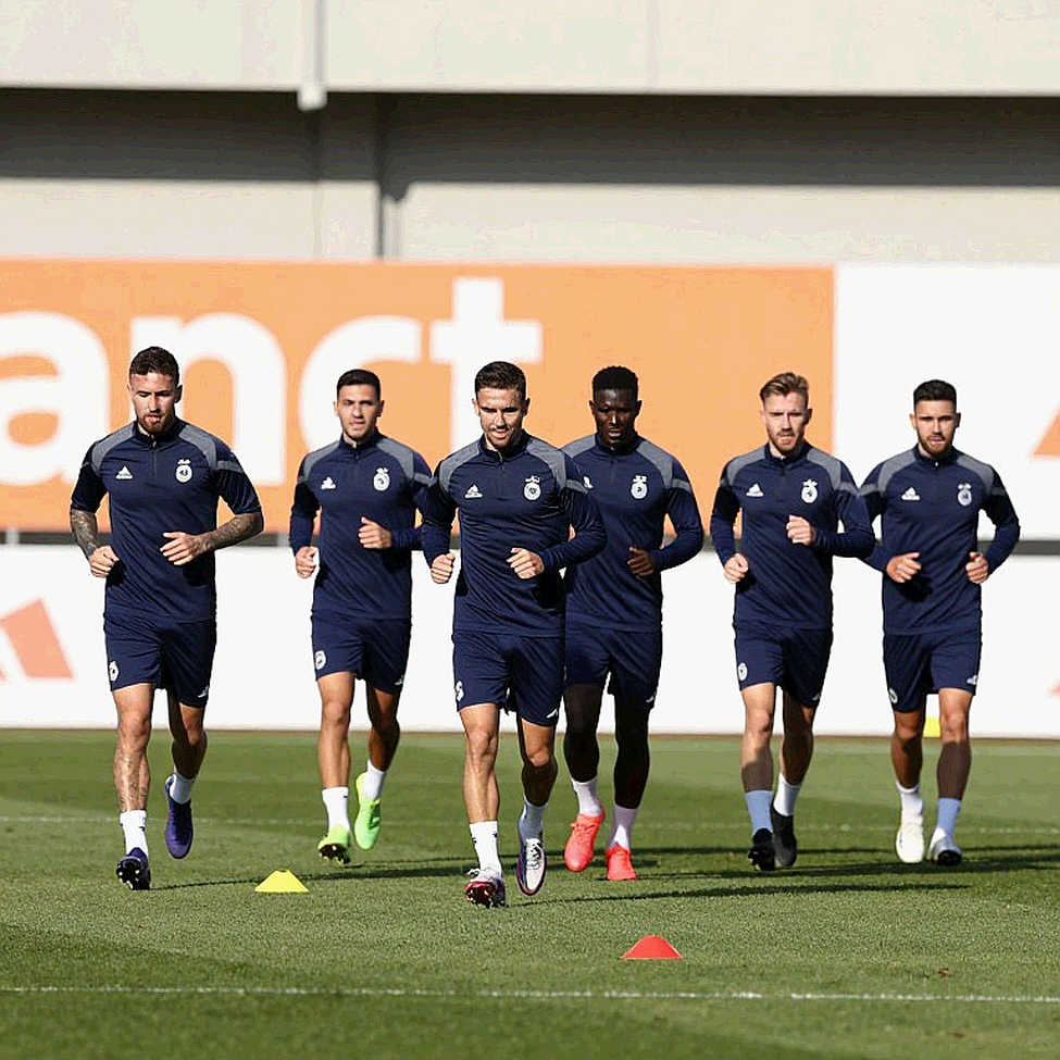 Cậu bé 15 tuổi của Manchester United và bài kiểm tra độ tin cậy của dòng tin chuyển nhượng